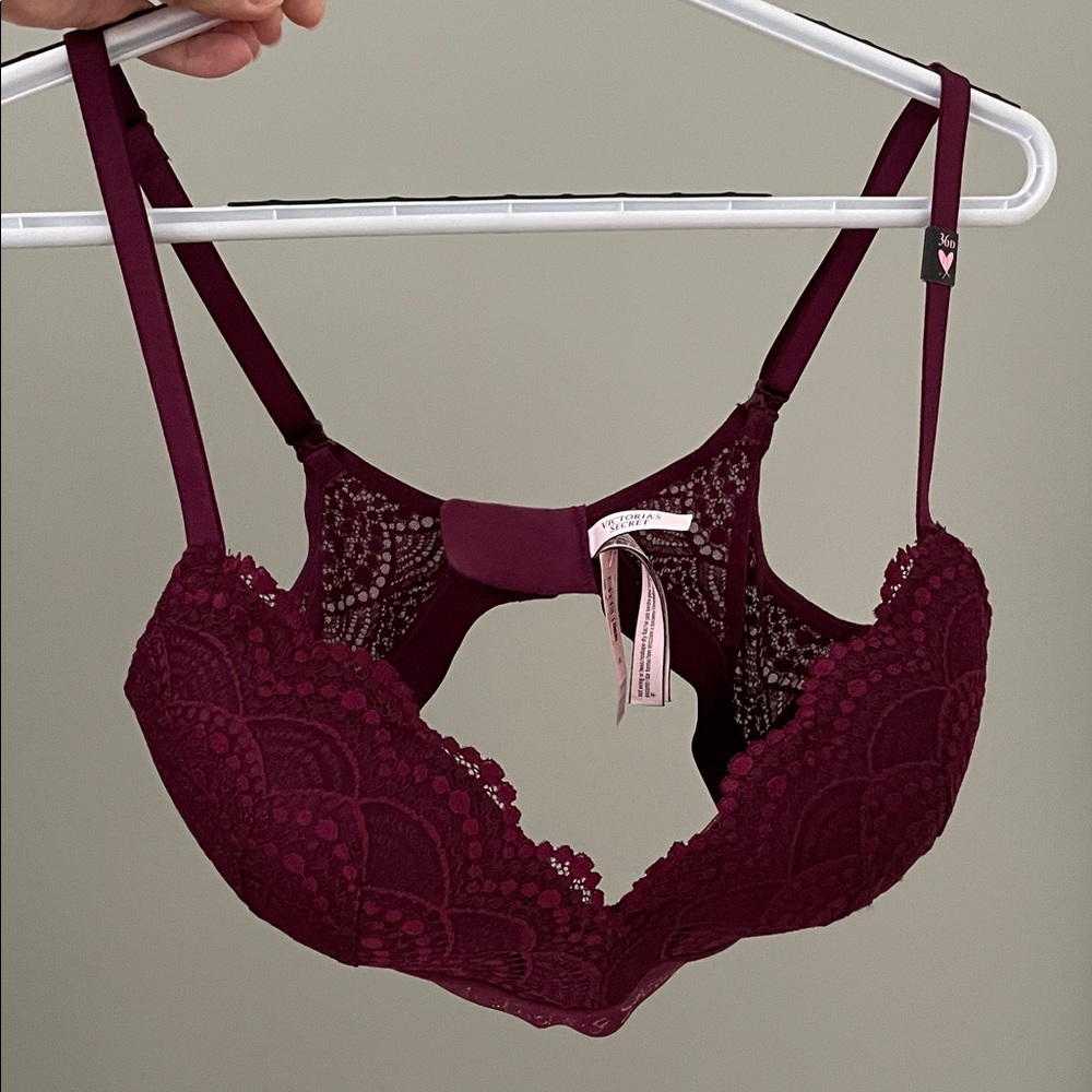 NWT Victoria's Secret 36D Lace Push-Up Bra